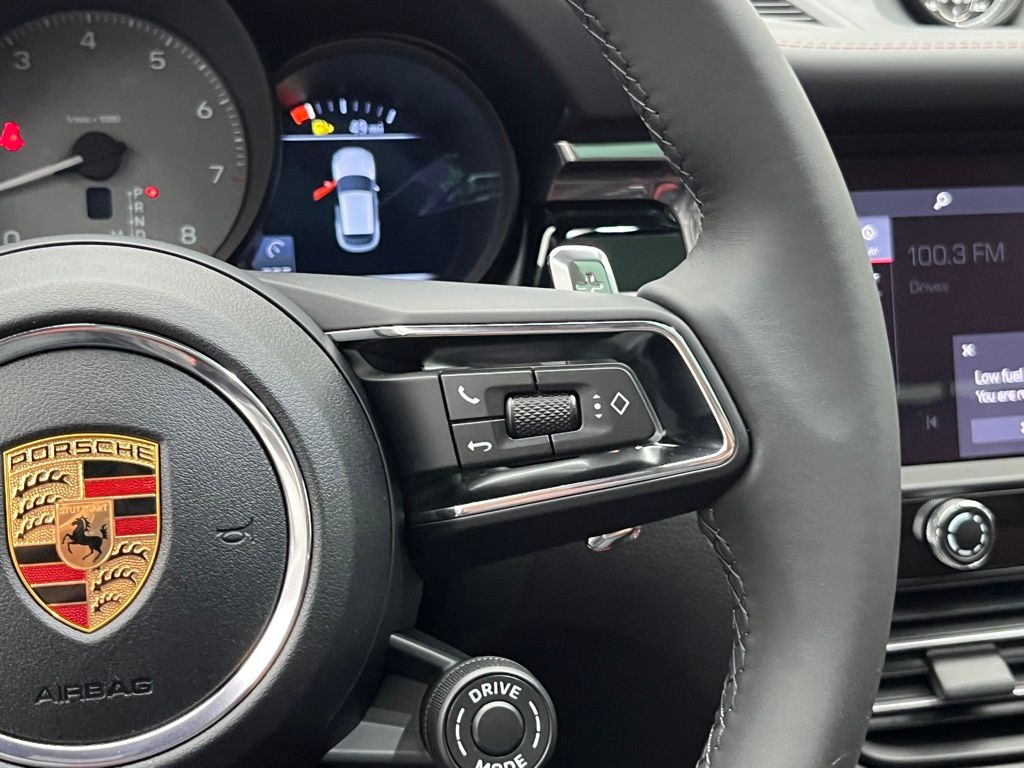 Thumbnail: 2026 Porsche Macan - 14