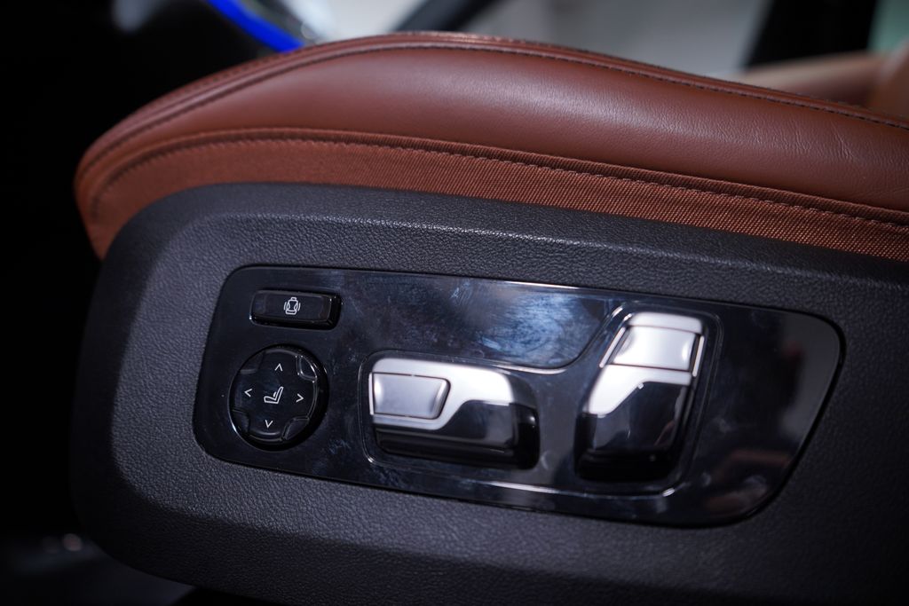 Thumbnail: 2023 BMW X6 - 18