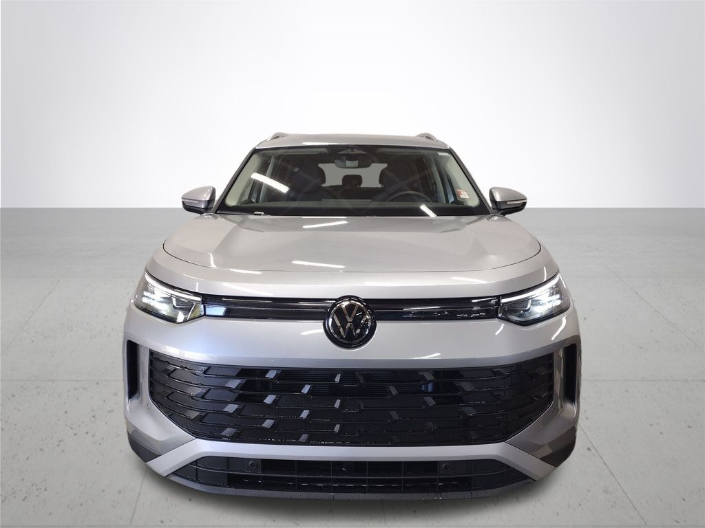 2025 Volkswagen Tiguan SE photo 3