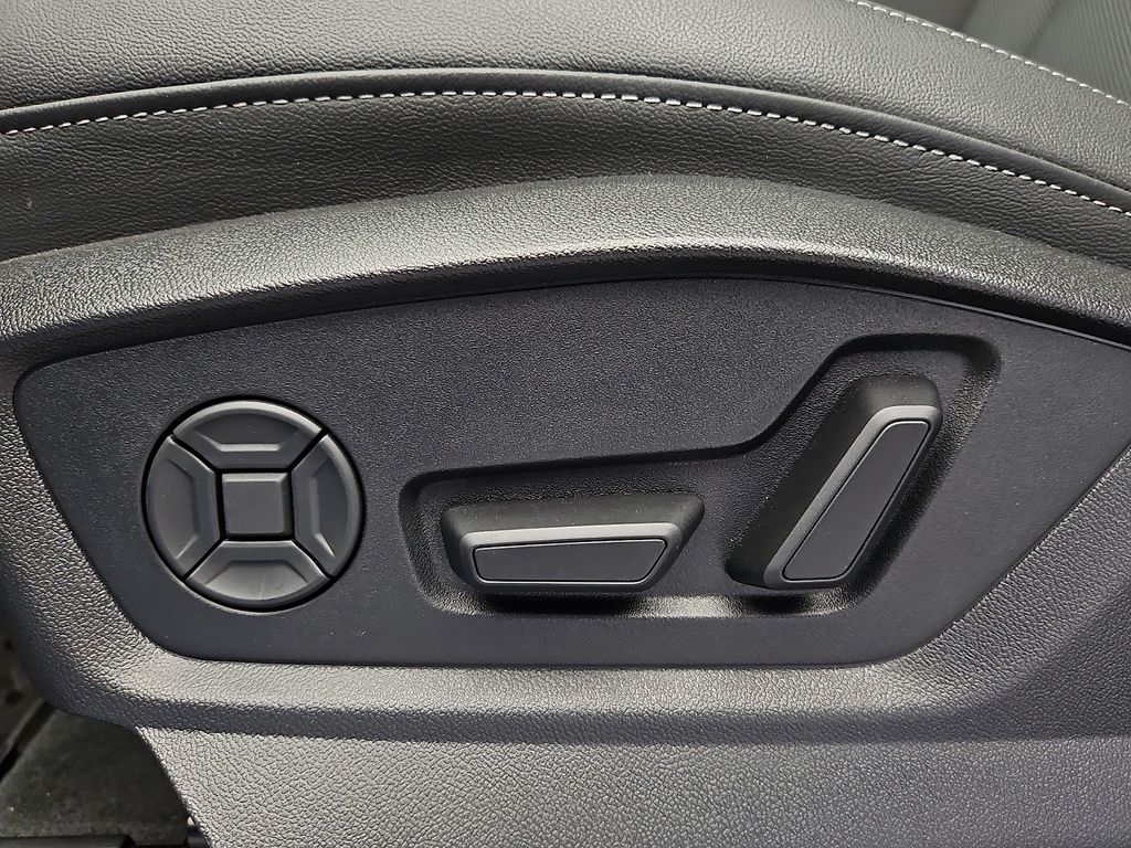 Thumbnail: 2026 Audi Q7 - 16