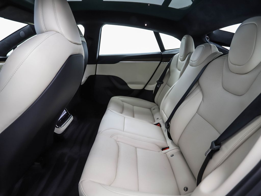 Thumbnail: 2021 Tesla Model S - 19