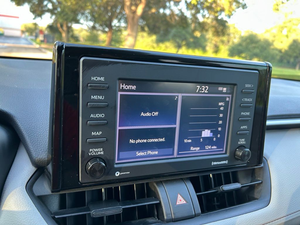 Thumbnail: 2021 Toyota RAV4 - 24
