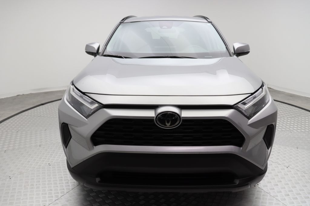 2023 Toyota RAV4 XLE 5