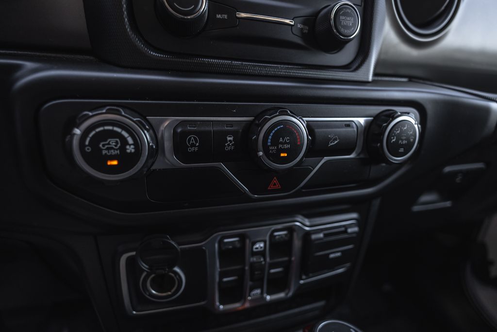 2019 Jeep Wrangler Unlimited Sport S thumbnail 16