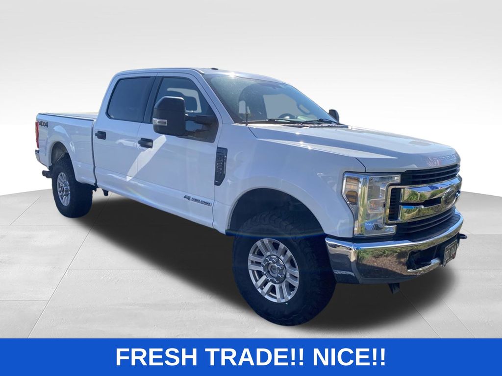 Oxford White 2019 Ford F-250 Super Duty Pickup Truck Four-Wheel Drive 6-Speed Automatic