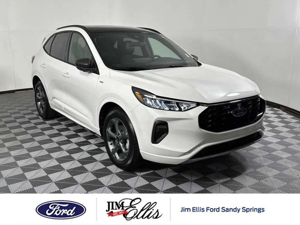 2024 Ford Escape ST-Line 1