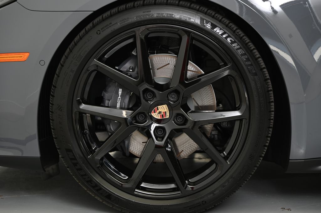 Thumbnail: 2025 Porsche Panamera - 16