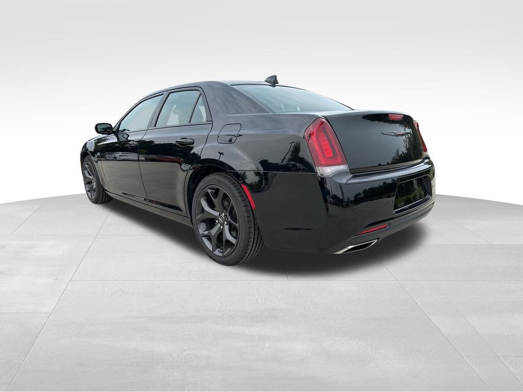 2023 Chrysler 300 S 6