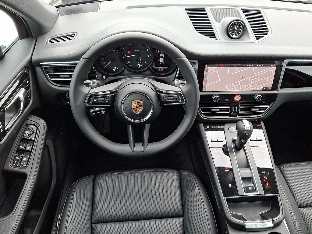 Thumbnail: 2025 Porsche Macan - 13