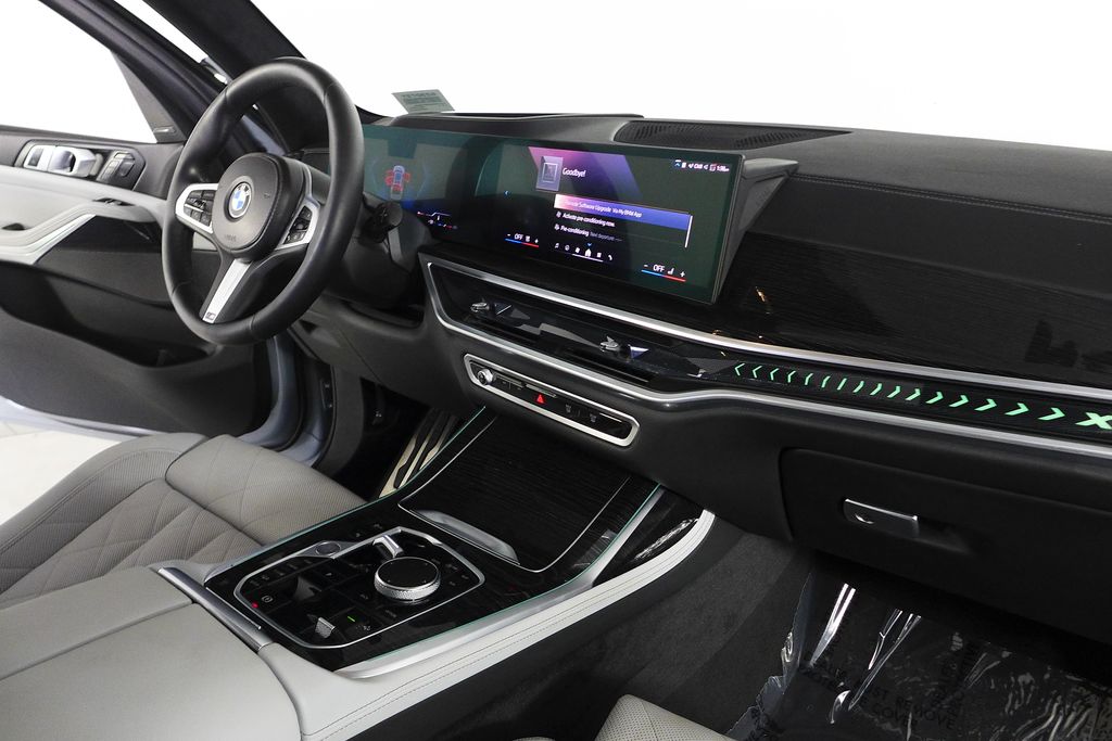 Thumbnail: 2024 BMW X7 - 14