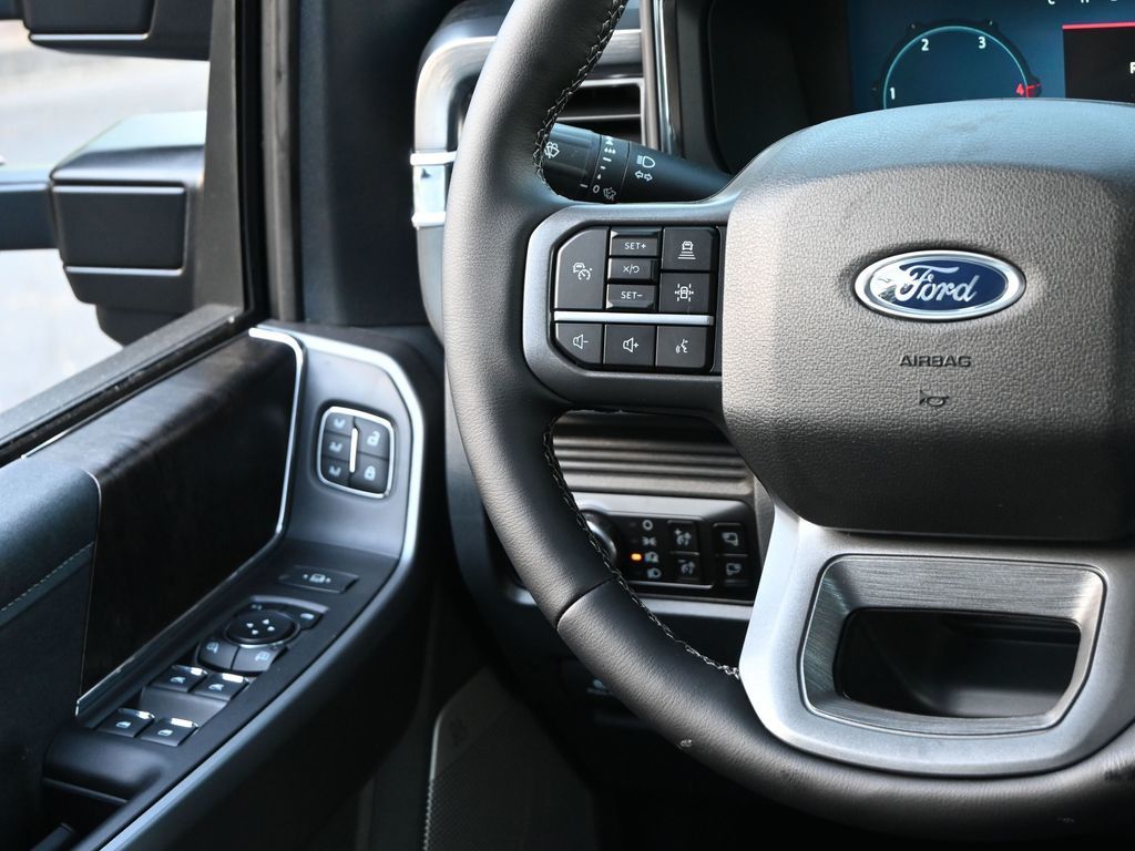 2025 Ford F-350 Super Duty LARIAT