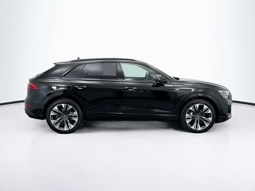 Thumbnail: 2026 Audi Q8 - 4