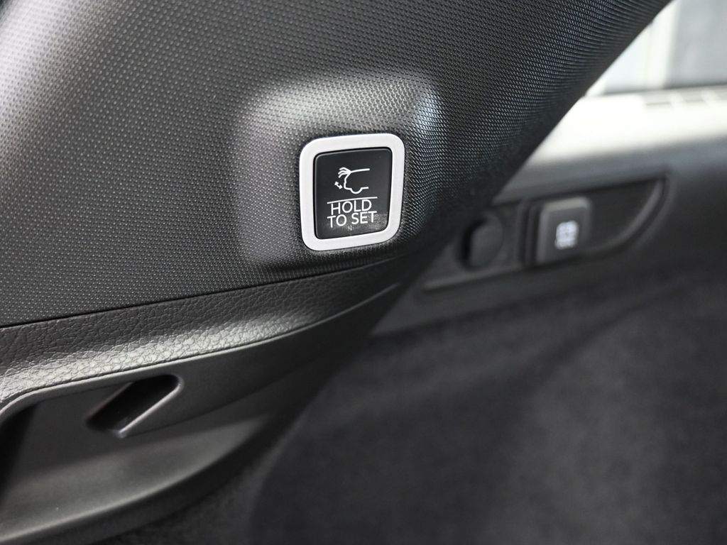 Used 2024 Silver Zynith Jeep Overland image 46