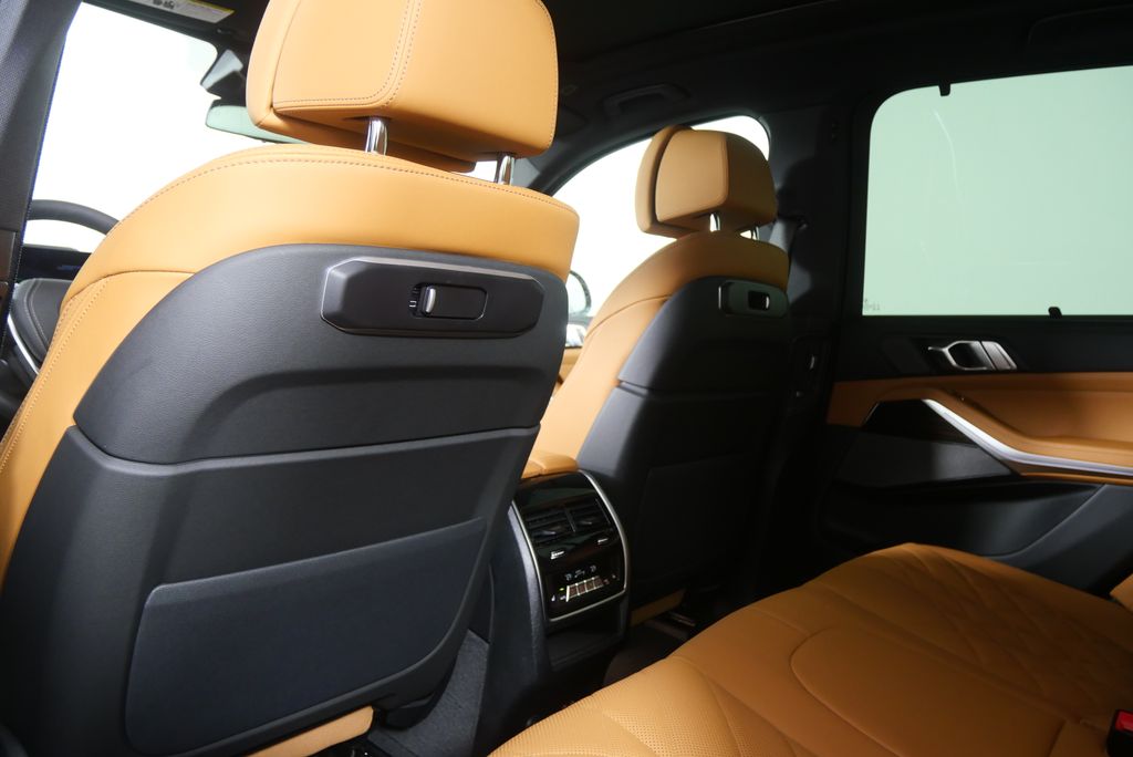 Thumbnail: 2026 BMW X5 - 16