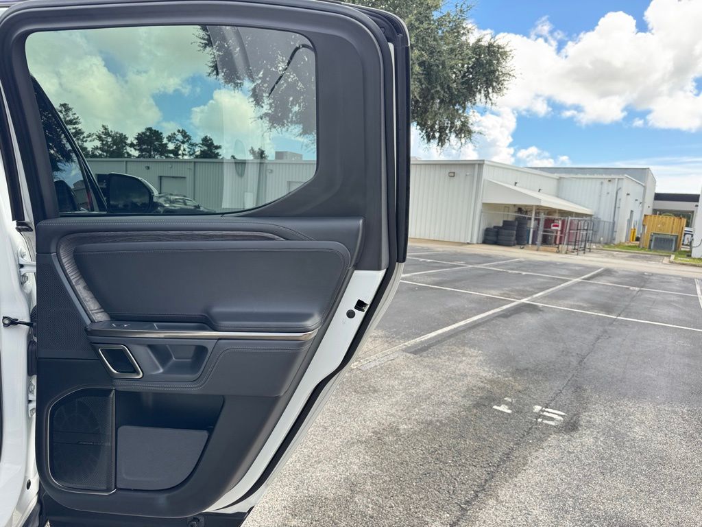 2022 Rivian R1T Adventure photo 29
