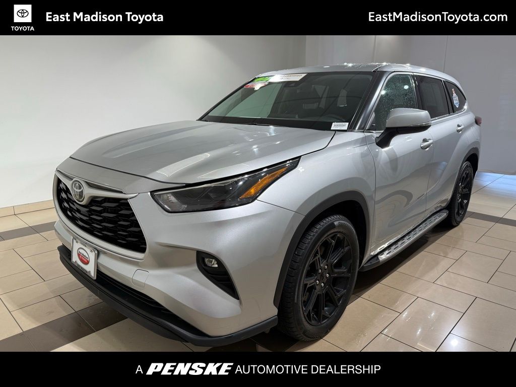 2022 Toyota Highlander LE -
                  Madison, WI