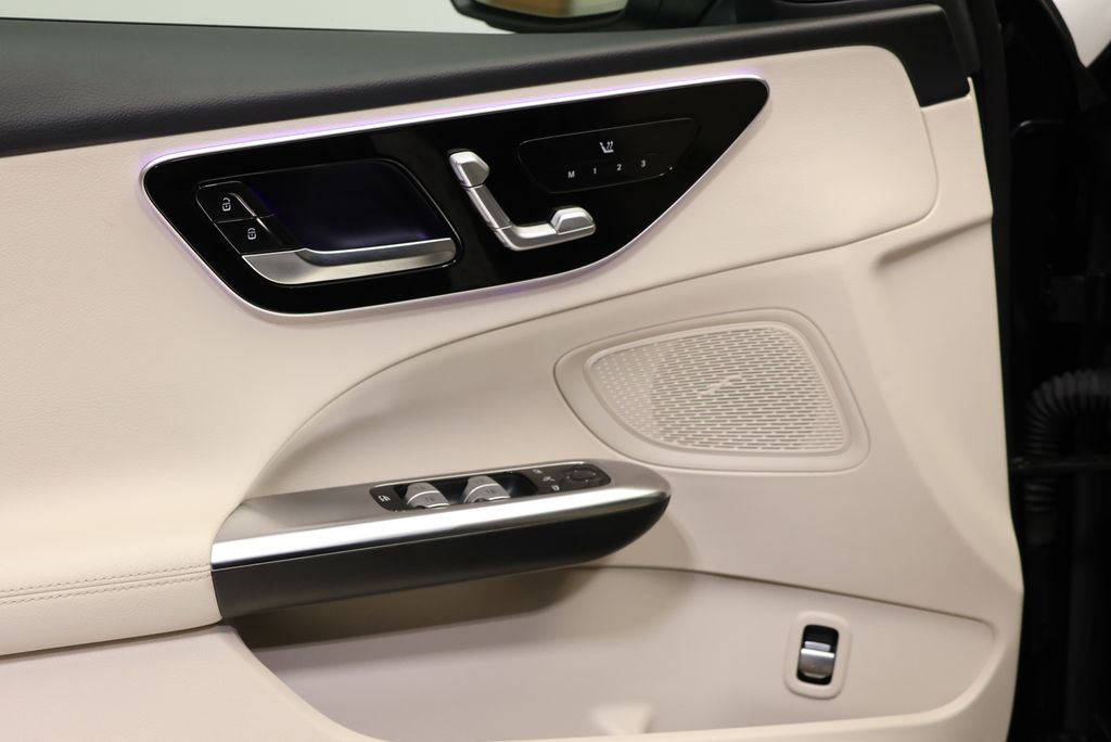 Thumbnail: 2022 Mercedes-Benz C-Class - 31