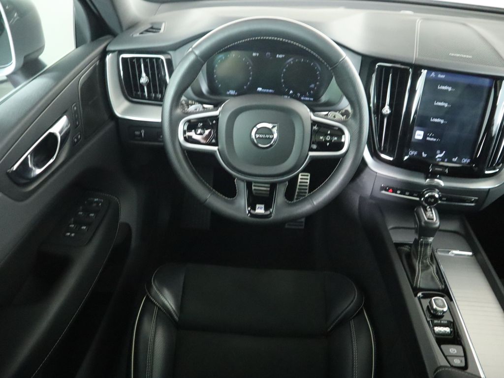 Thumbnail: 2019 Volvo XC60 - 10