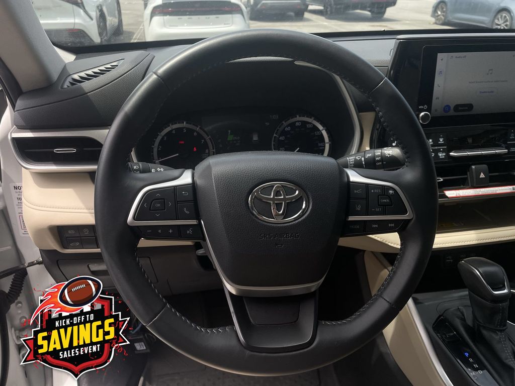 Used 2025 Toyota Highlander SUV