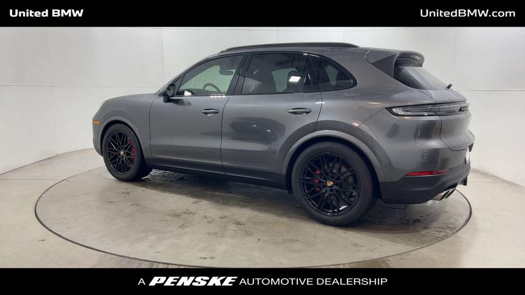 Thumbnail: 2024 Porsche Cayenne - 6