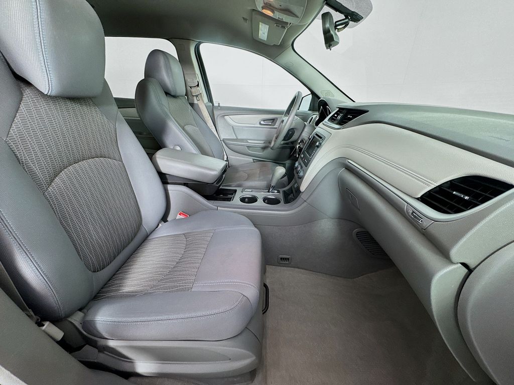 2015 Chevrolet Traverse LS photo