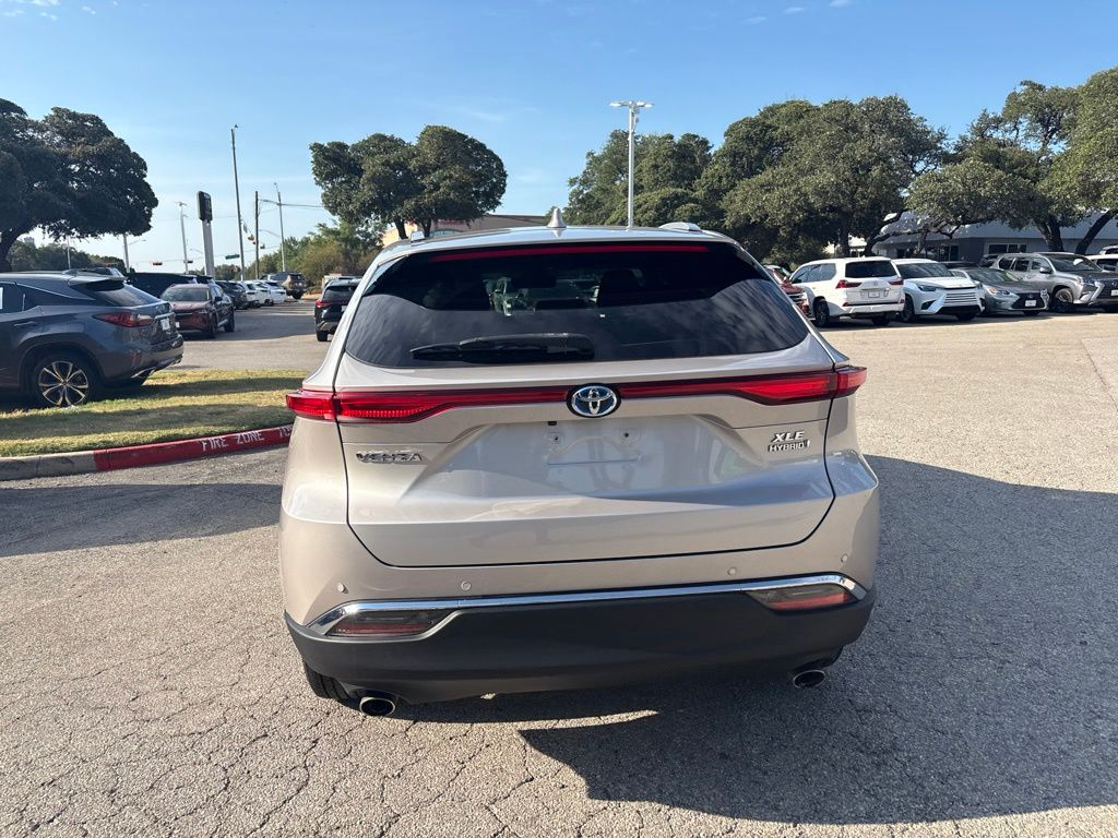 Thumbnail: 2022 Toyota Venza - 4