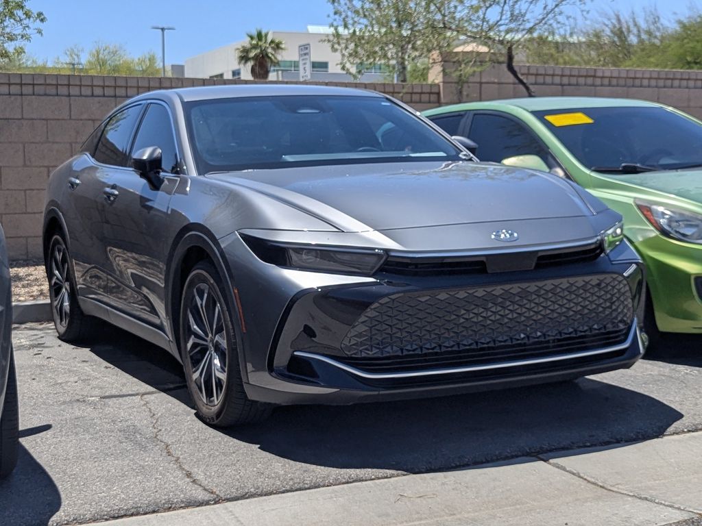 View vehicle photo 3