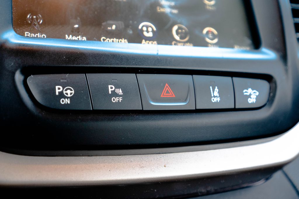 Used 2017 Jeep Cherokee SUV