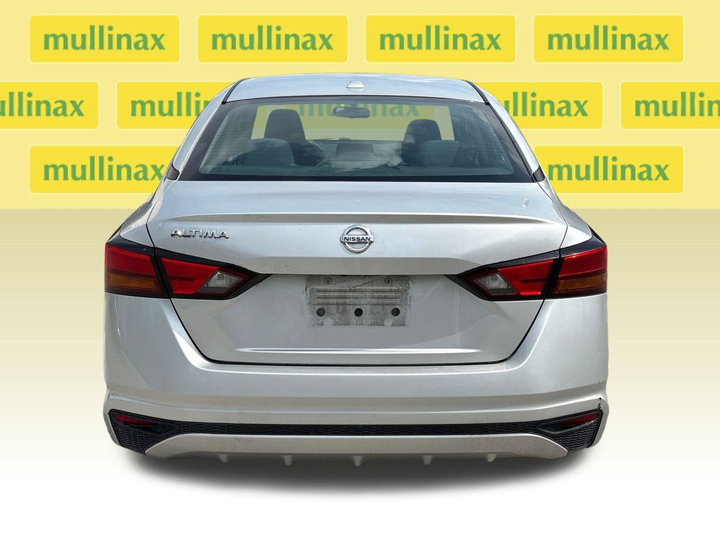 Used 2020 Silver Nissan 2.5 S image 30