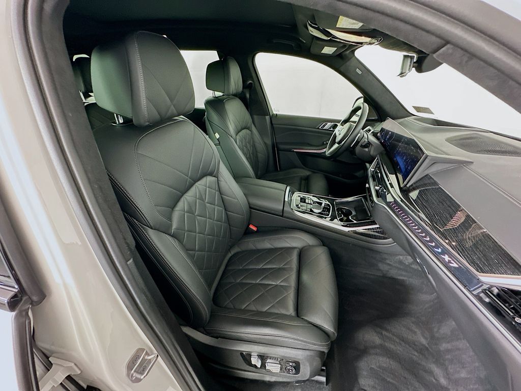 2023 BMW X7 xDrive40i 30