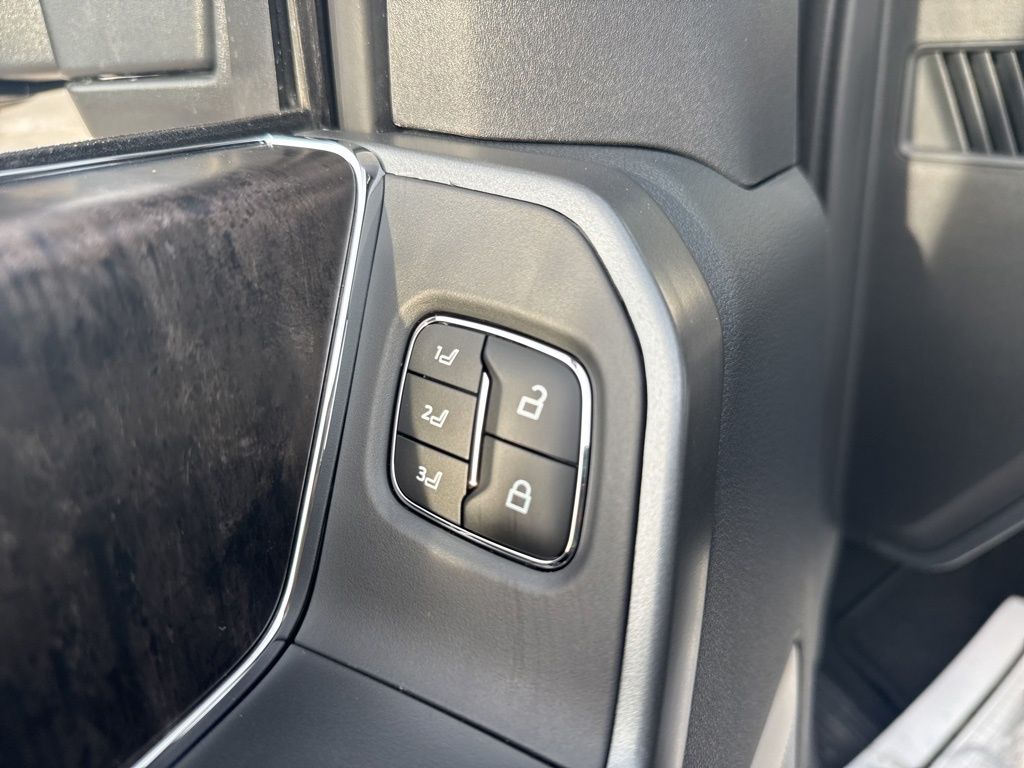 New 2026 Gray Ford Lariat image 18