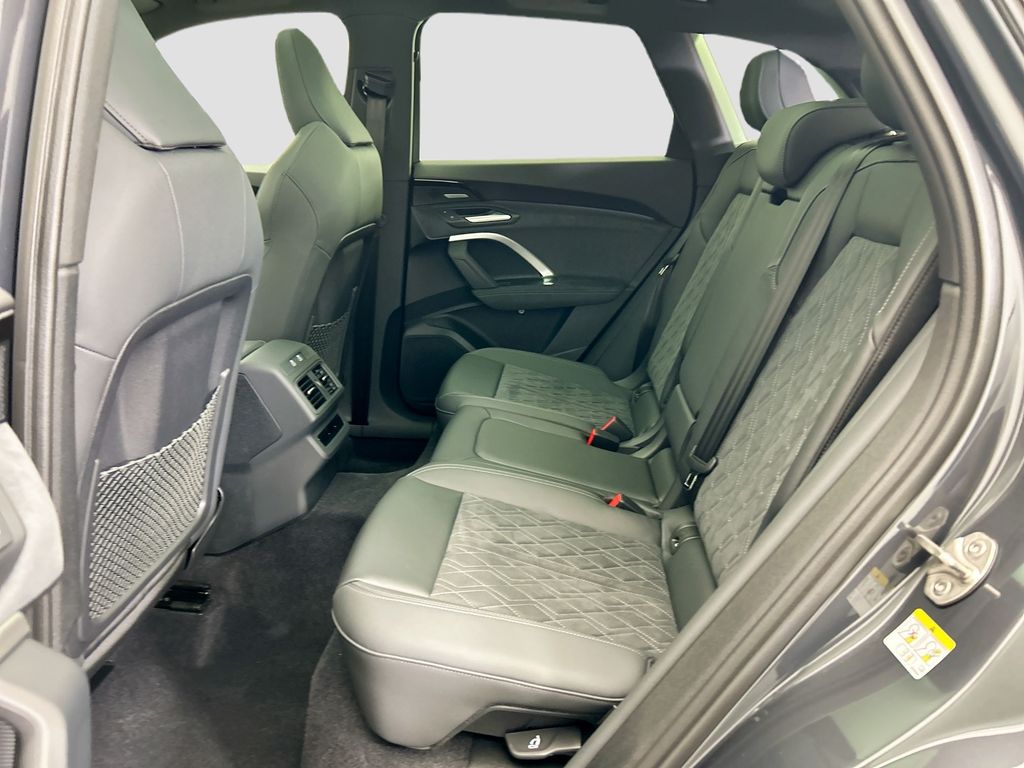 Thumbnail: 2025 Audi SQ5 - 21