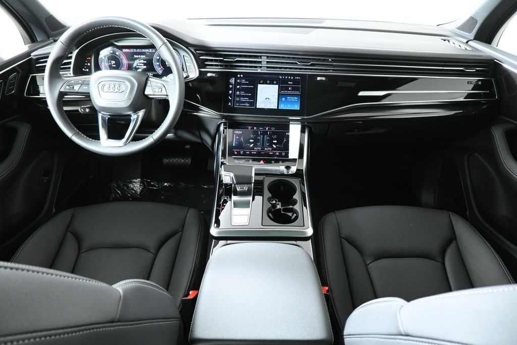 Thumbnail: 2026 Audi Q7 - 4