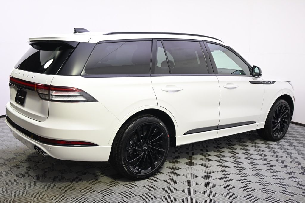 New 2026 White Lincoln Reserve image 7