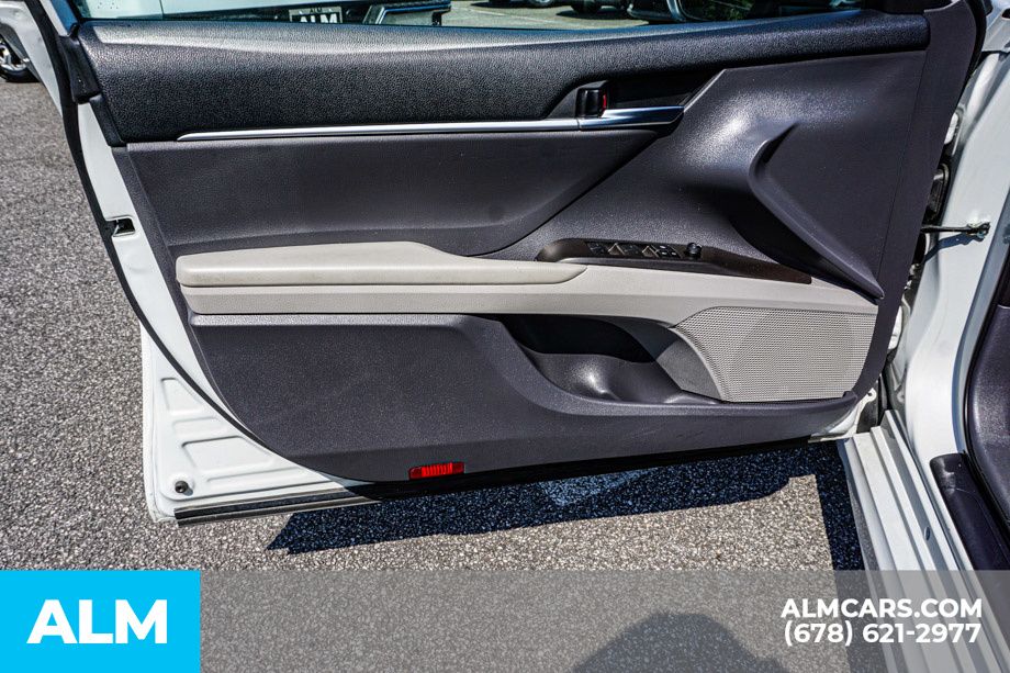 2023 Toyota Camry SE photo 38
