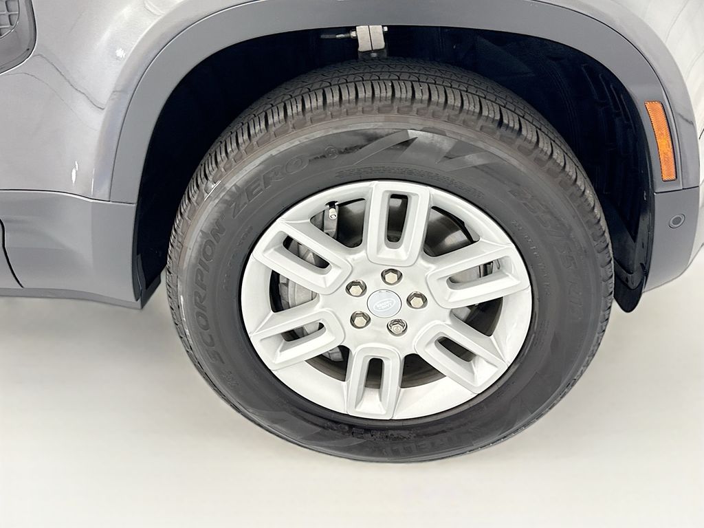 Thumbnail: 2025 Land Rover Defender - 31