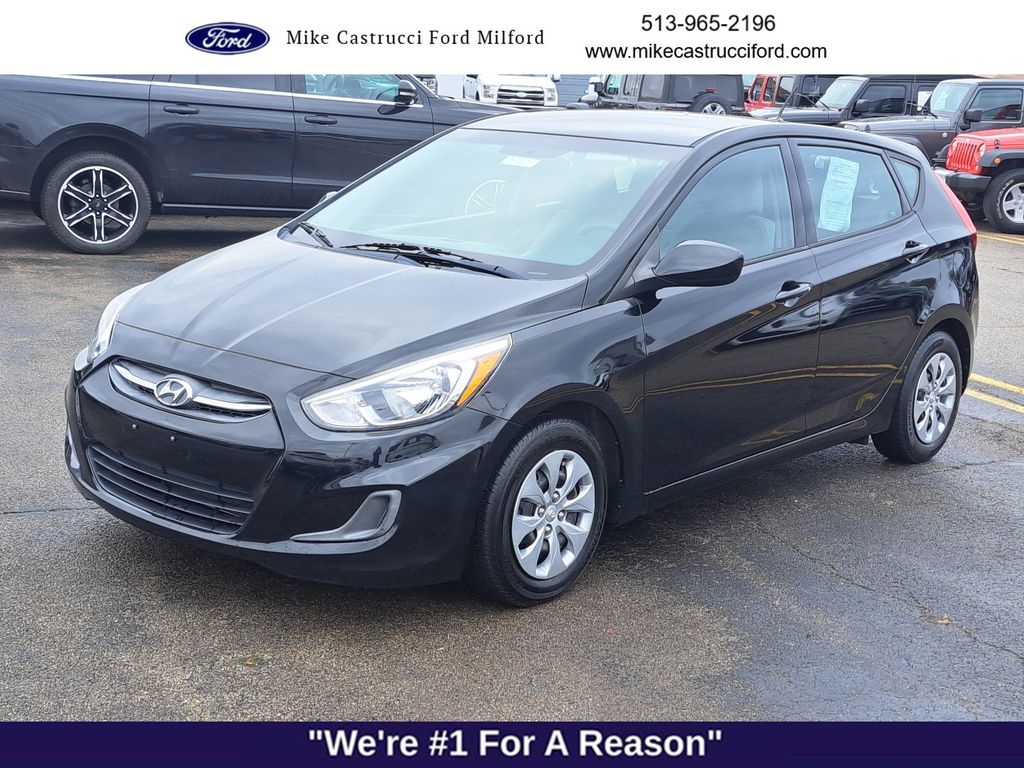2017 Hyundai Accent SE 4-Door Hatchback FWD