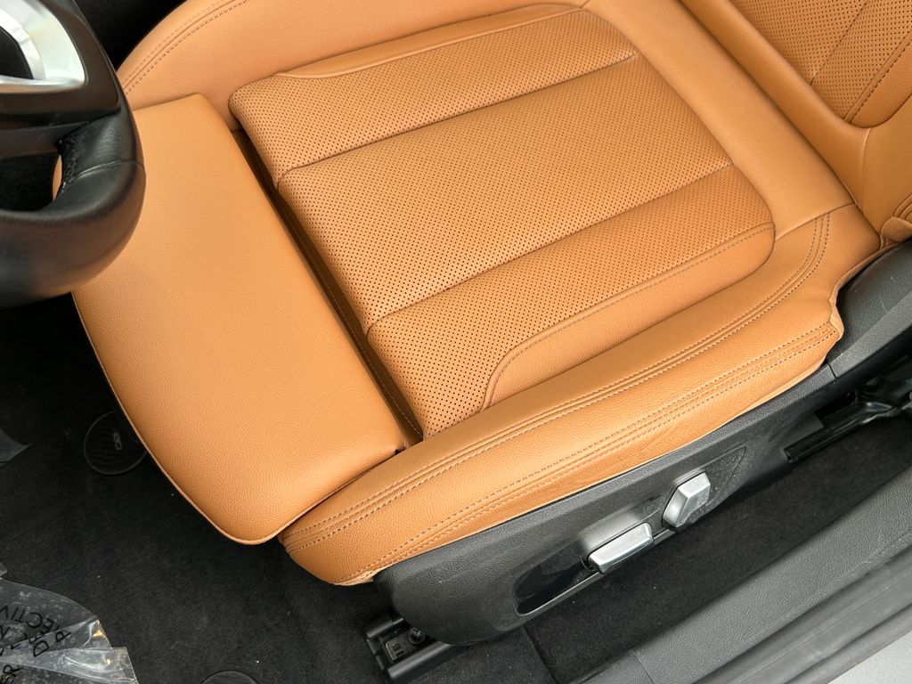 Thumbnail: 2023 BMW i4 - 15