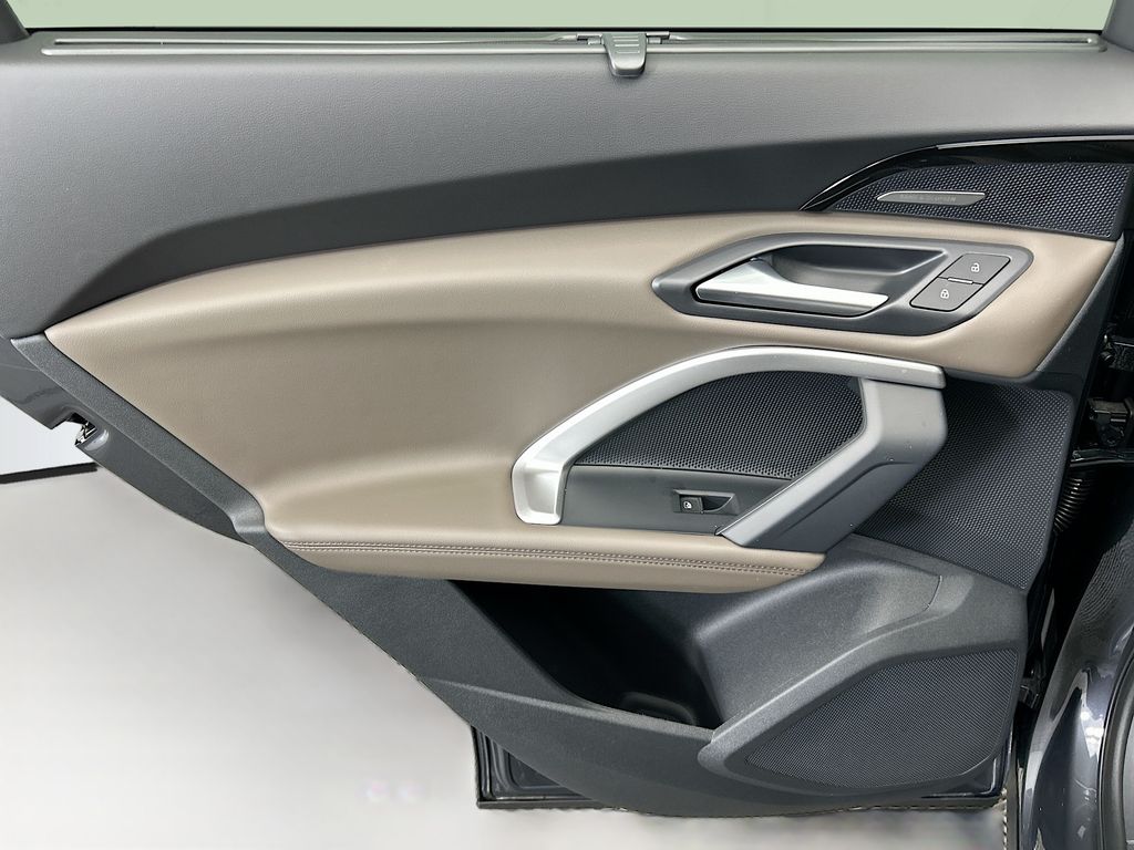 Thumbnail: 2025 Audi Q5 - 26