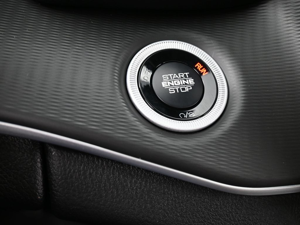 New 2025 Baltic Gray Metallic Clearcoat Jeep Altitude X image 23