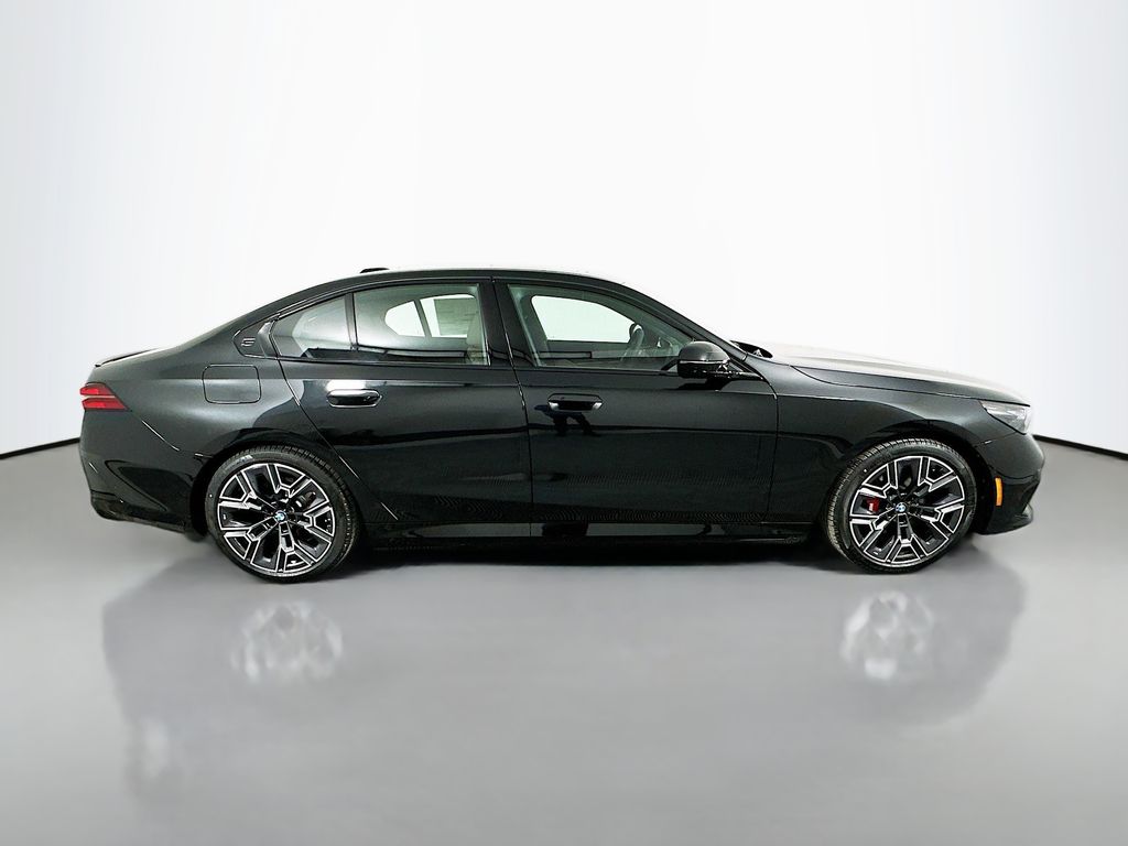 Thumbnail: 2026 BMW i5 - 4