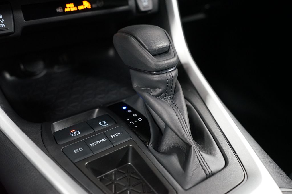 Thumbnail: 2025 Toyota RAV4 - 21