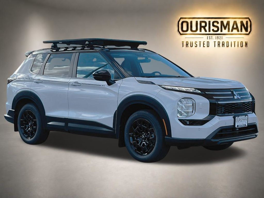 White Diamond/Black Roof 2026 Mitsubishi Outlander SUV / Crossover All-Wheel Drive Continuously Variable Transmission