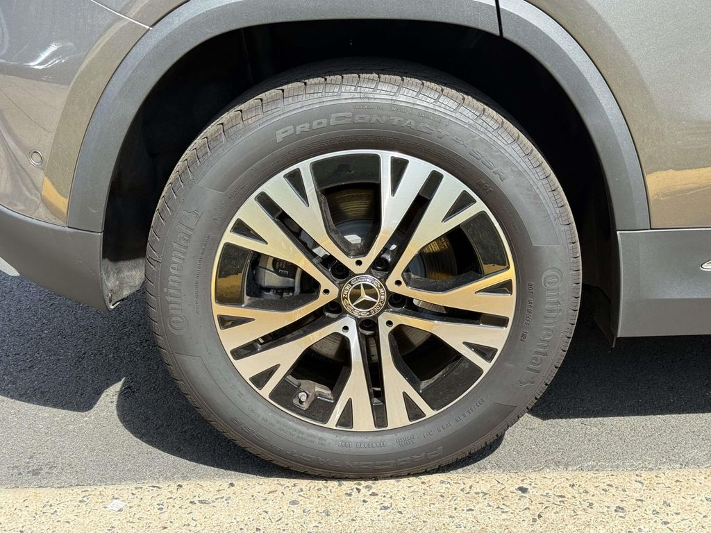 Thumbnail: 2025 Mercedes-Benz GLA - 16