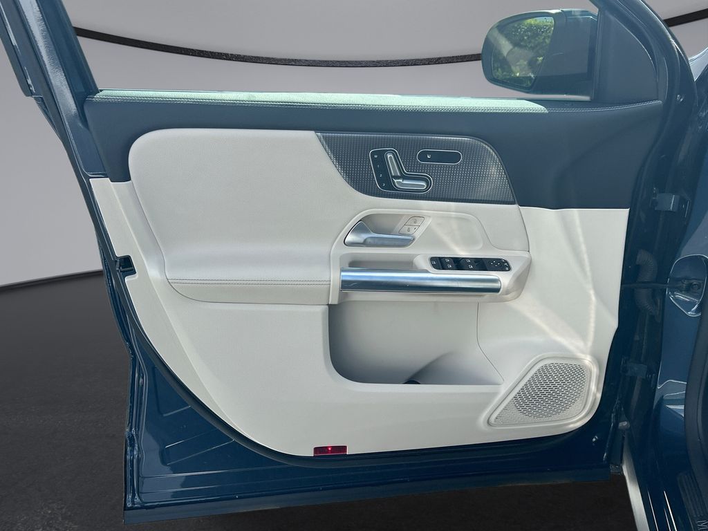 Thumbnail: 2022 Mercedes-Benz GLA - 28