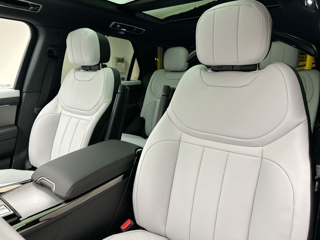 Thumbnail: 2026 Land Rover Range Rover Sport - 18