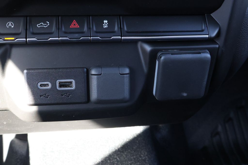 Thumbnail: 2026 Chevrolet Silverado 1500 - 27