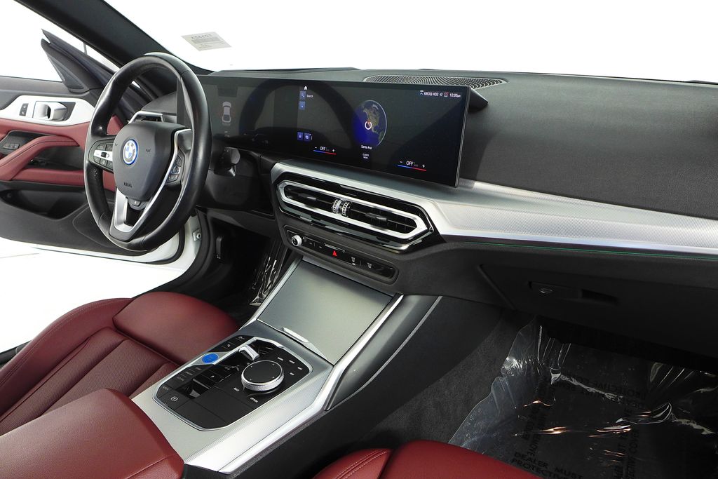 Thumbnail: 2023 BMW i4 - 13