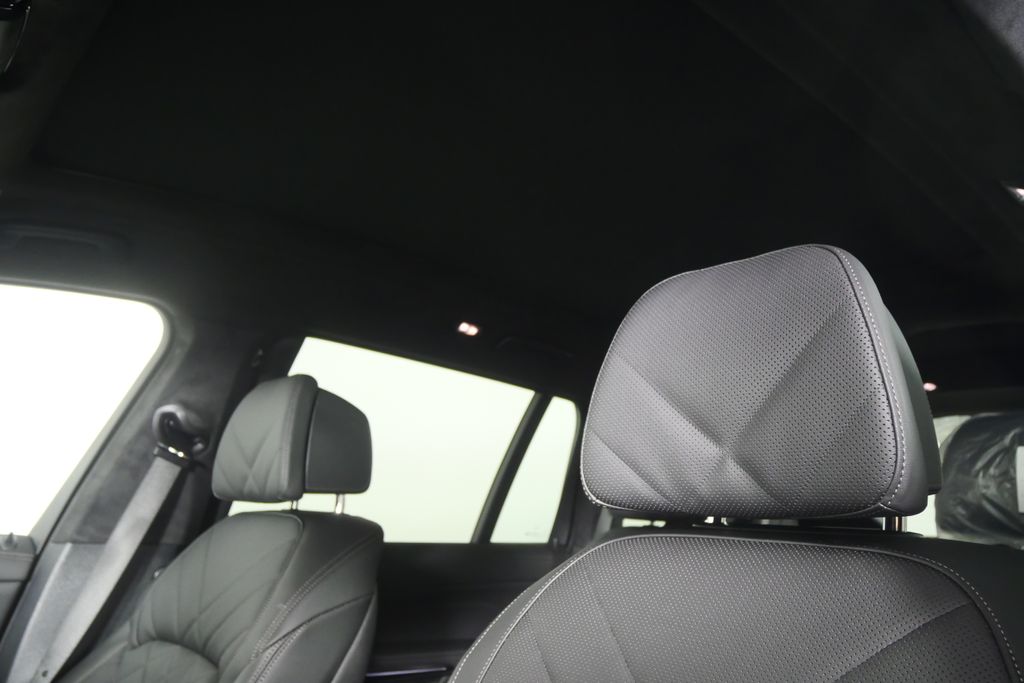 Thumbnail: 2027 BMW X7 - 13