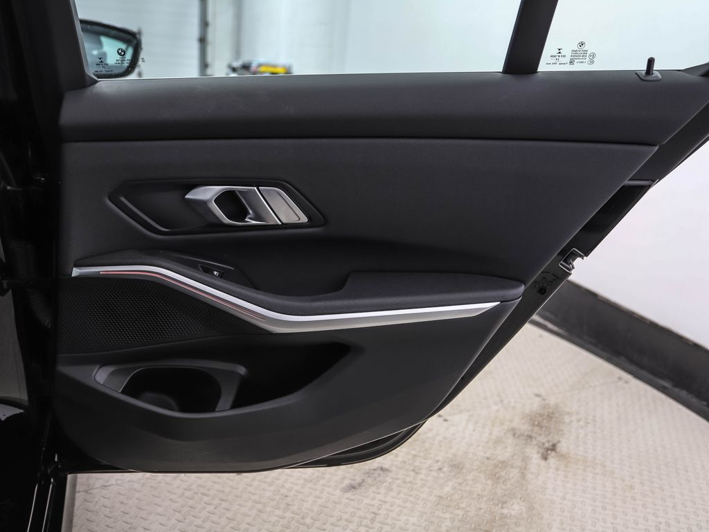 Thumbnail: 2021 BMW 3 Series - 24